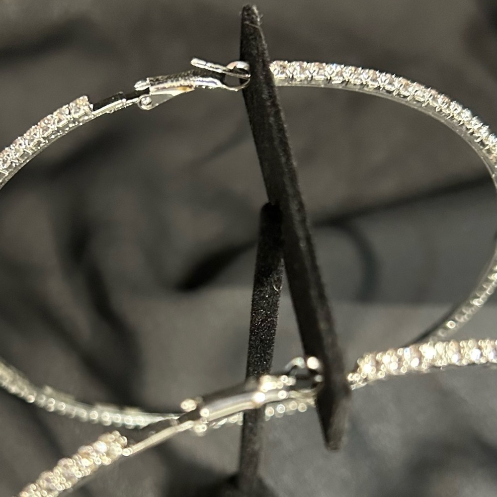 Elegant faux diamond Hoop Earrings - Picture 4 of 10
